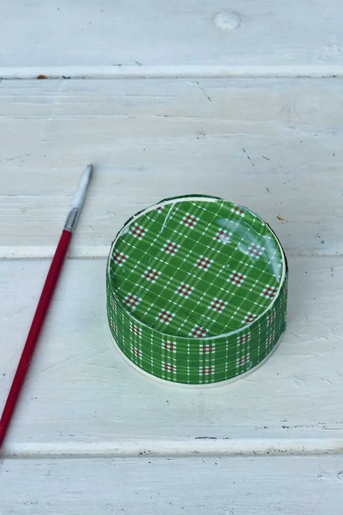 decoupage tin can